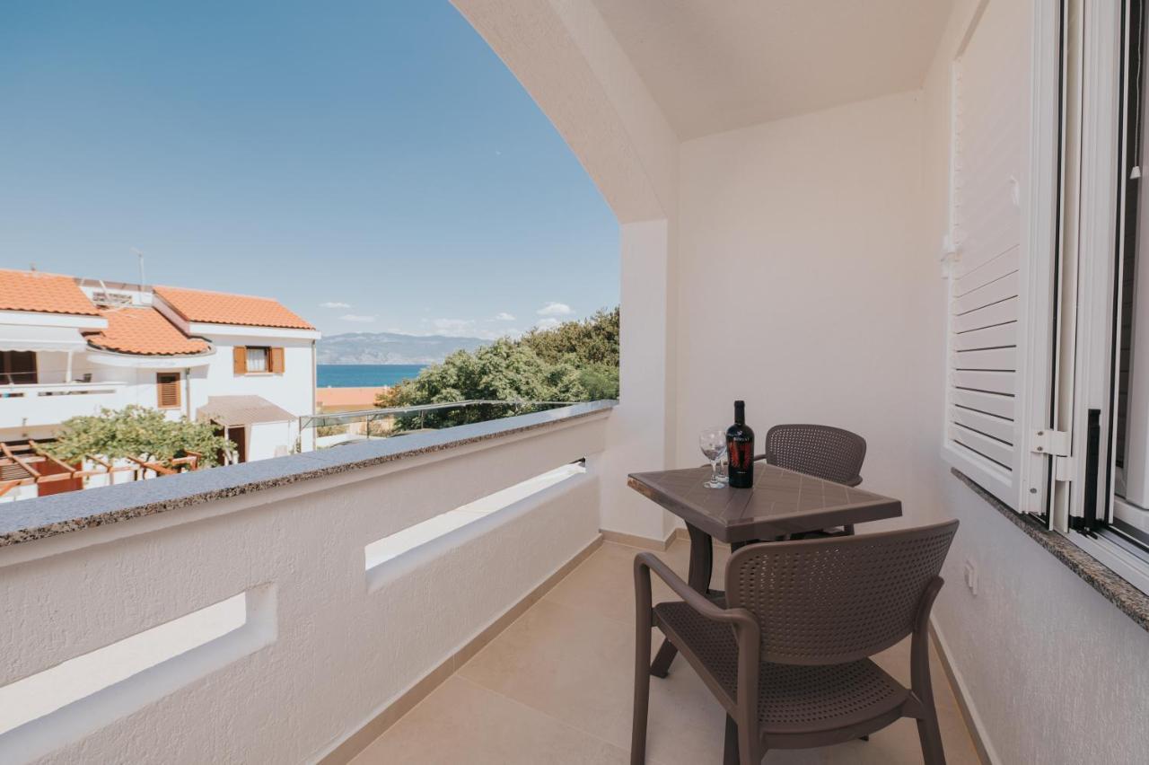 Apartments Virgine Maria I Baska  Ngoại thất bức ảnh