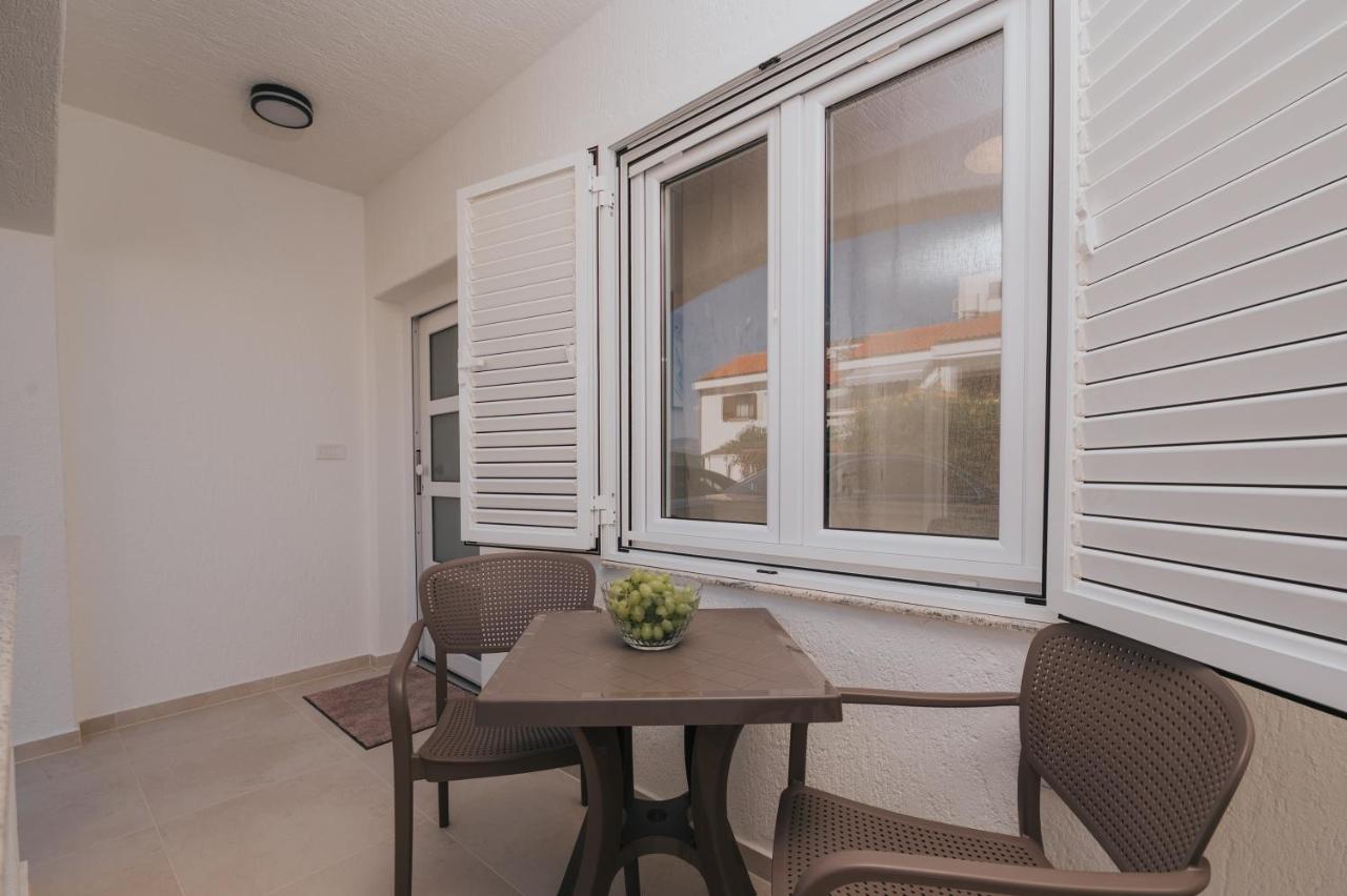Apartments Virgine Maria I Baska  Ngoại thất bức ảnh
